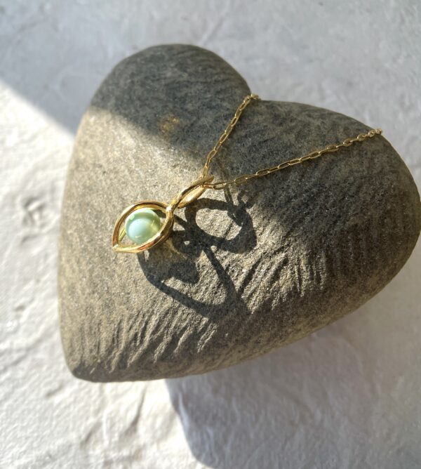 Healing Gem Pod Necklace 18Kt Gold