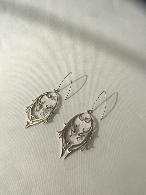 Double Fierce Feminine Hand-cut Scroll Earrings