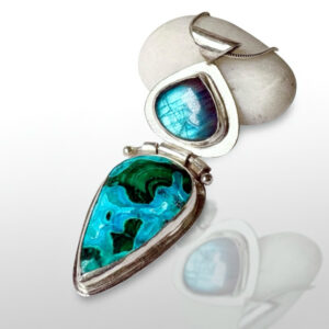 Labradorite and Azurite Goddess Necklace Feature