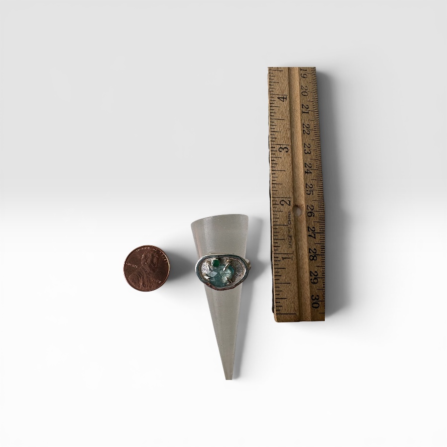 Blue Topaz Emerald Nurture Ring measure