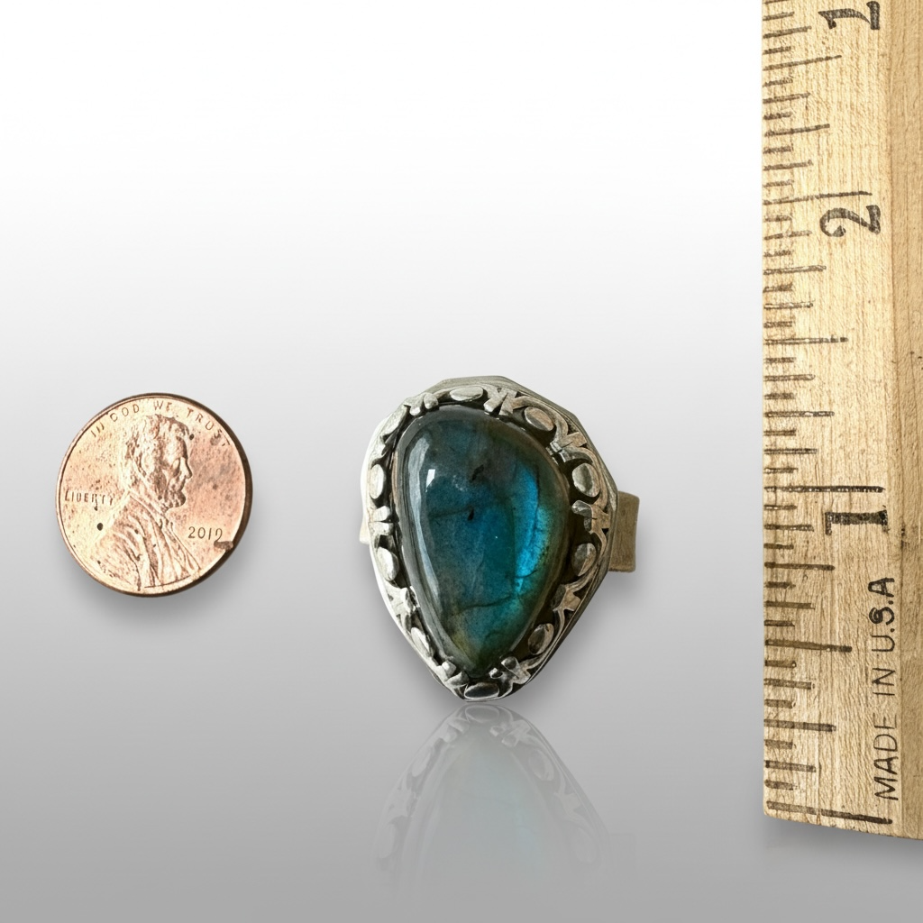 Freeform Labradorite Ring measure