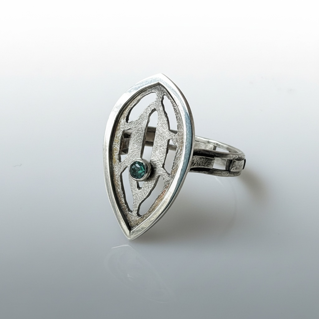 Gem Movement Ring - Green Tourmaline feature