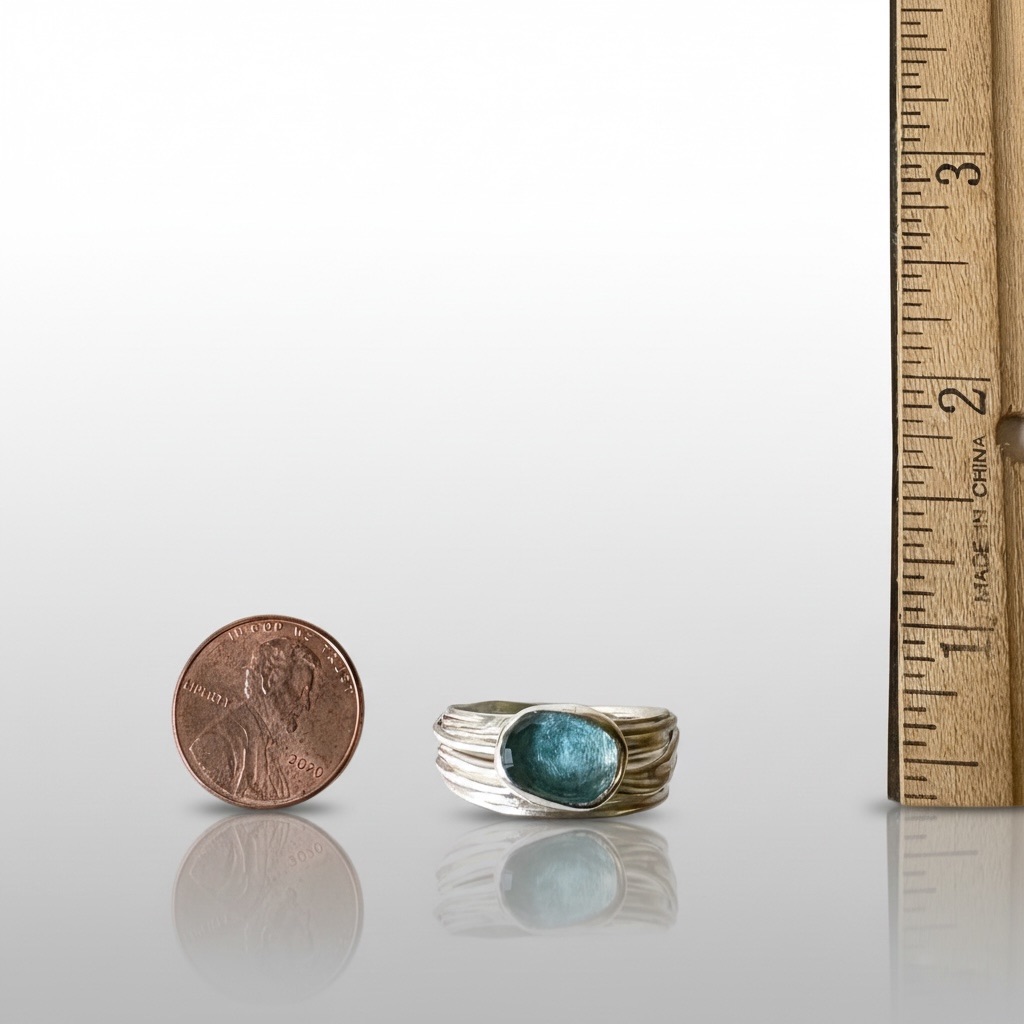 Gemstone Nest Ring - Blue Topaz measure